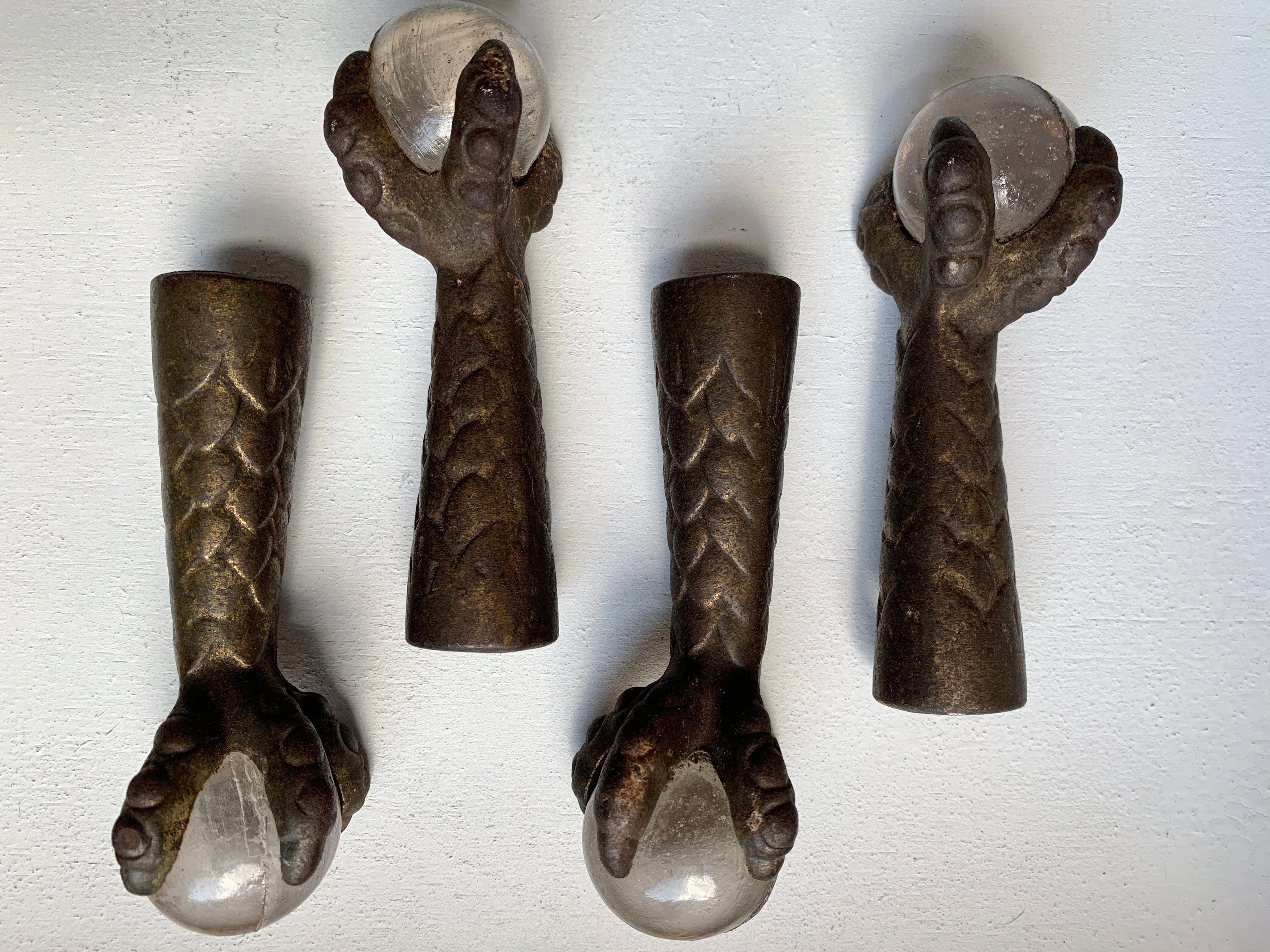 Antique Set/4 Ball+ Claw Feet