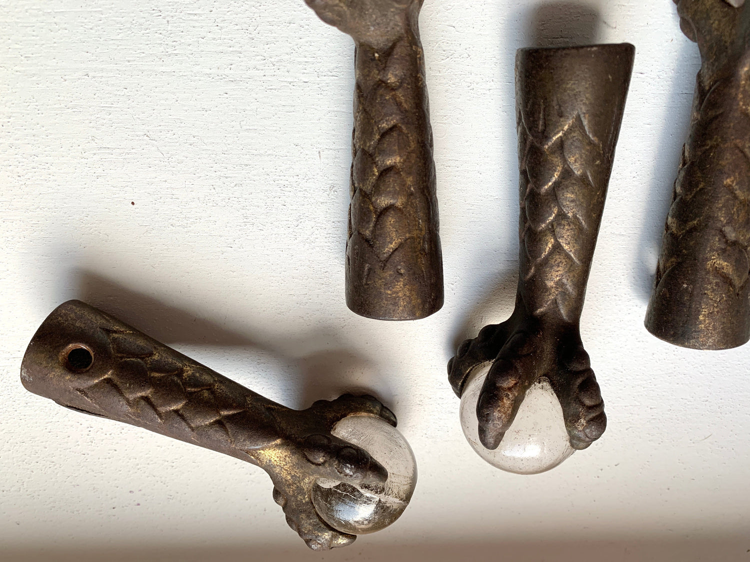 Antique Set/4 Ball+ Claw Feet