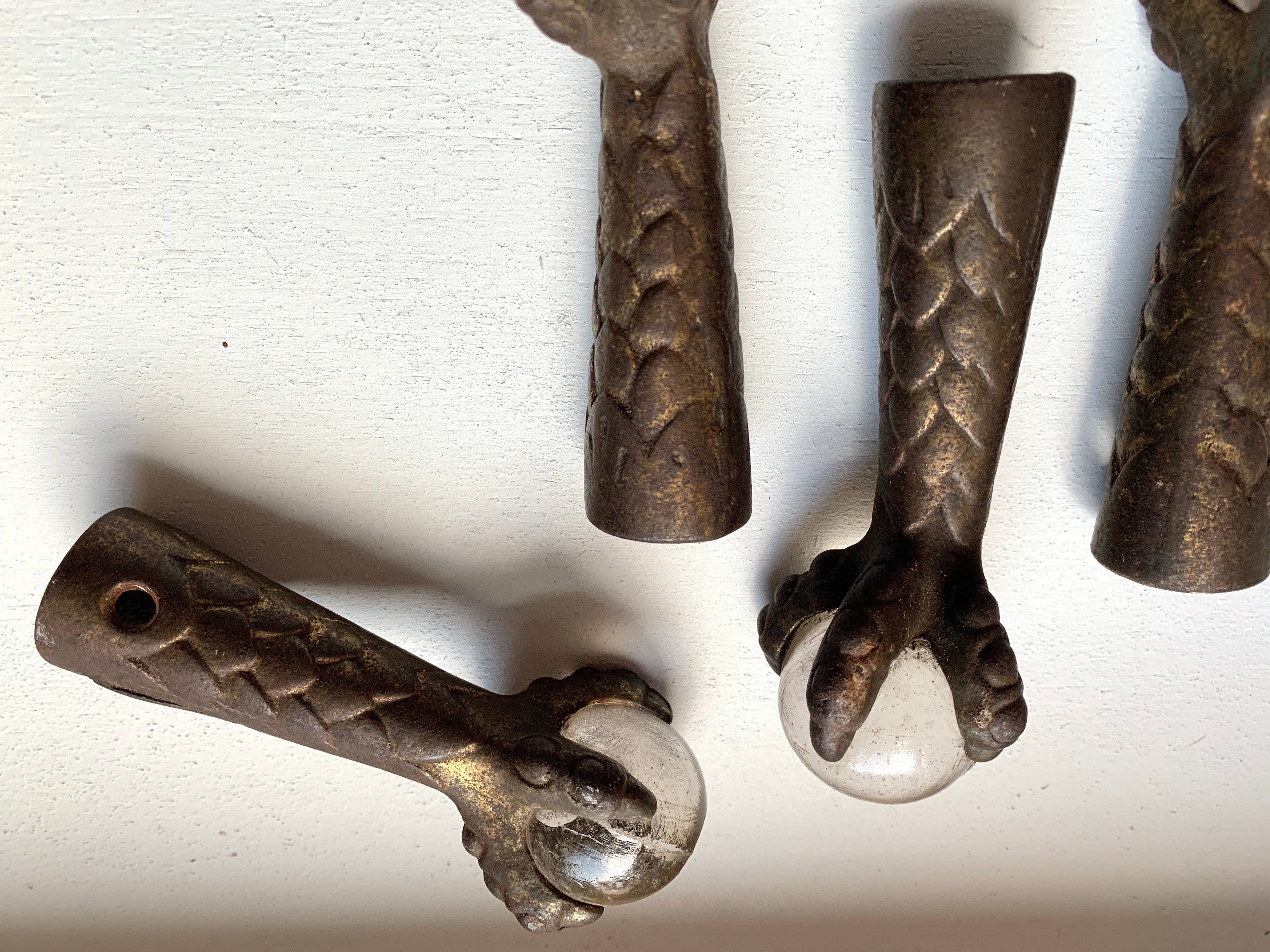 Antique Set/4 Ball+ Claw Feet