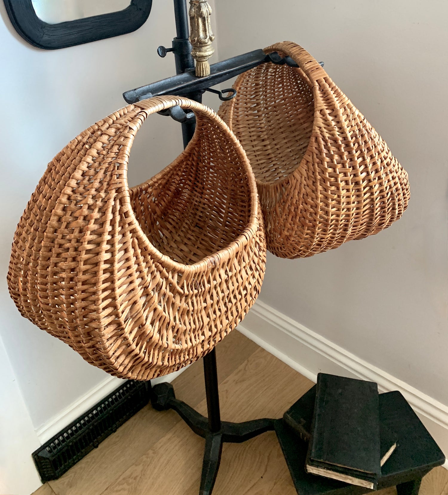 Vintage French Basket, 8/10