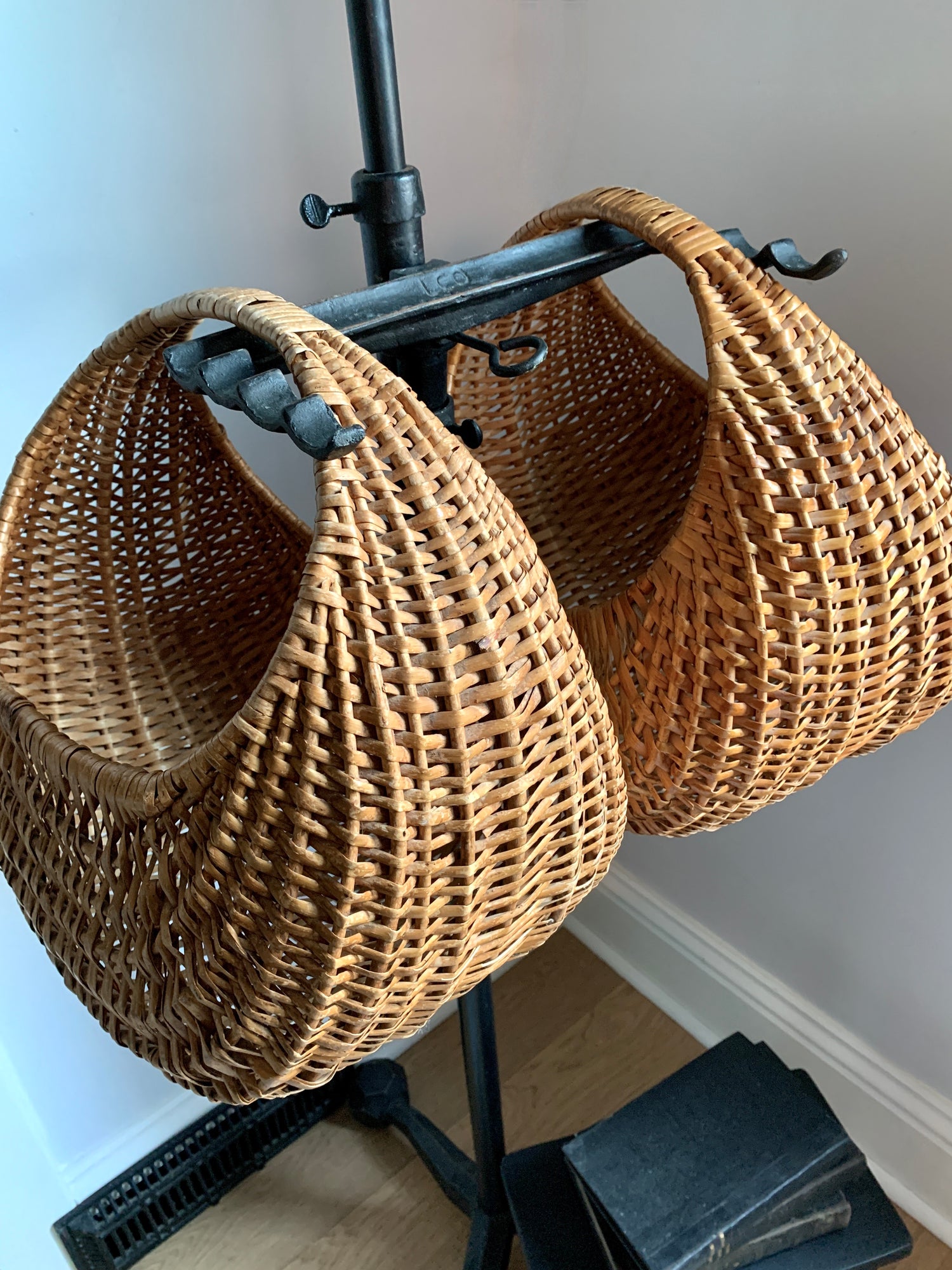 Vintage French Basket, 8/10