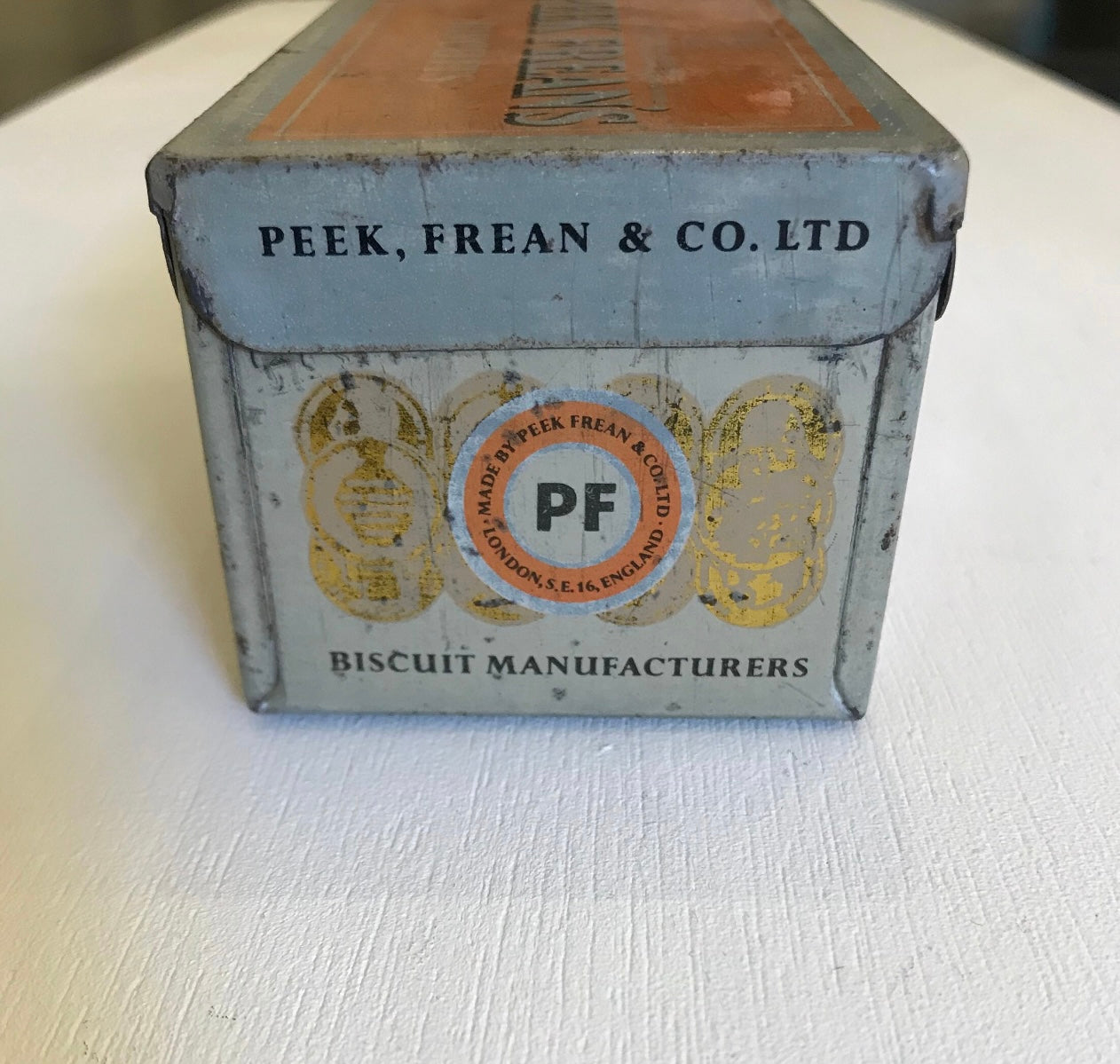 Vintage Peak Frean &amp; Co. Tin