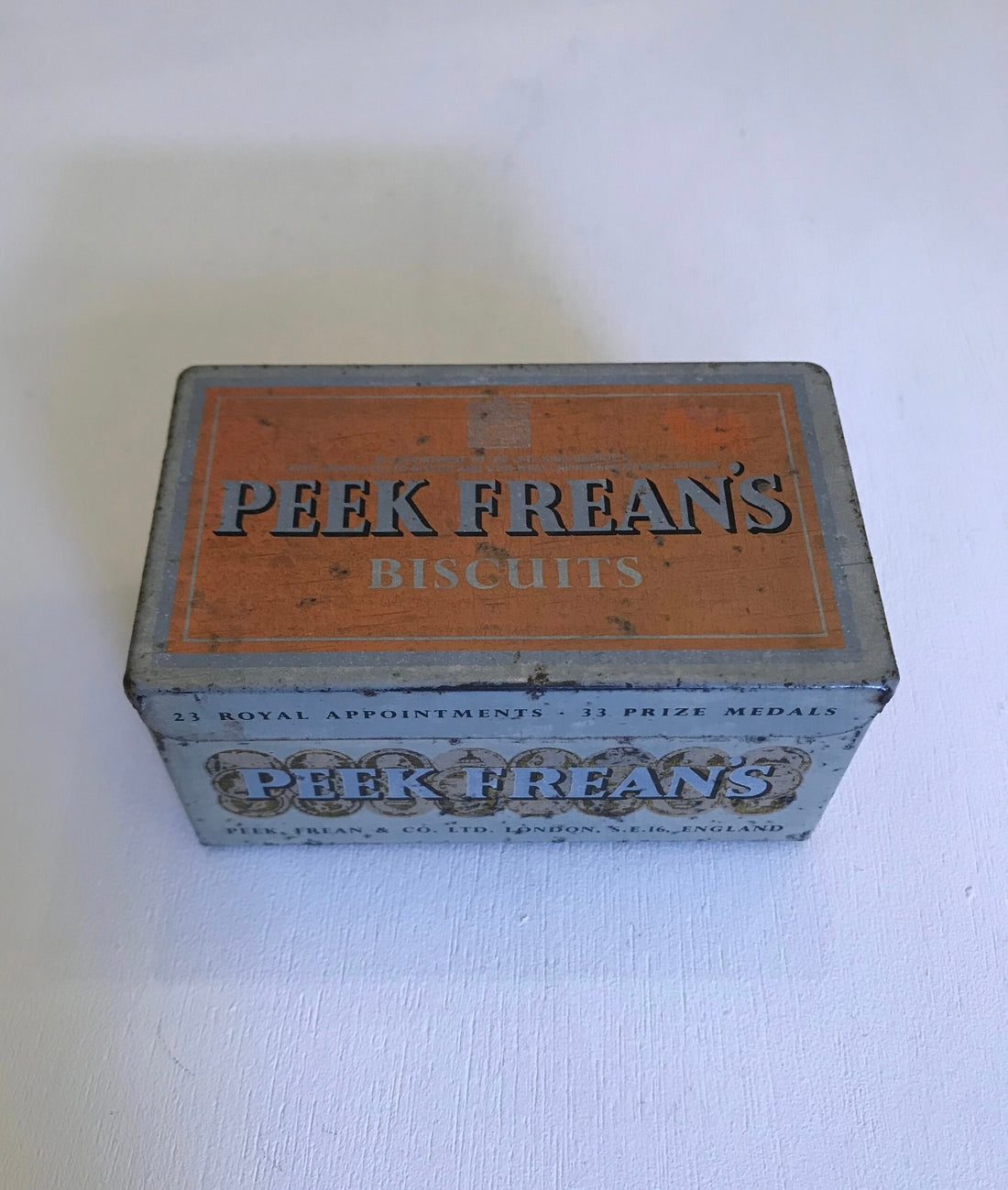 Vintage Peak Frean &amp; Co. Tin