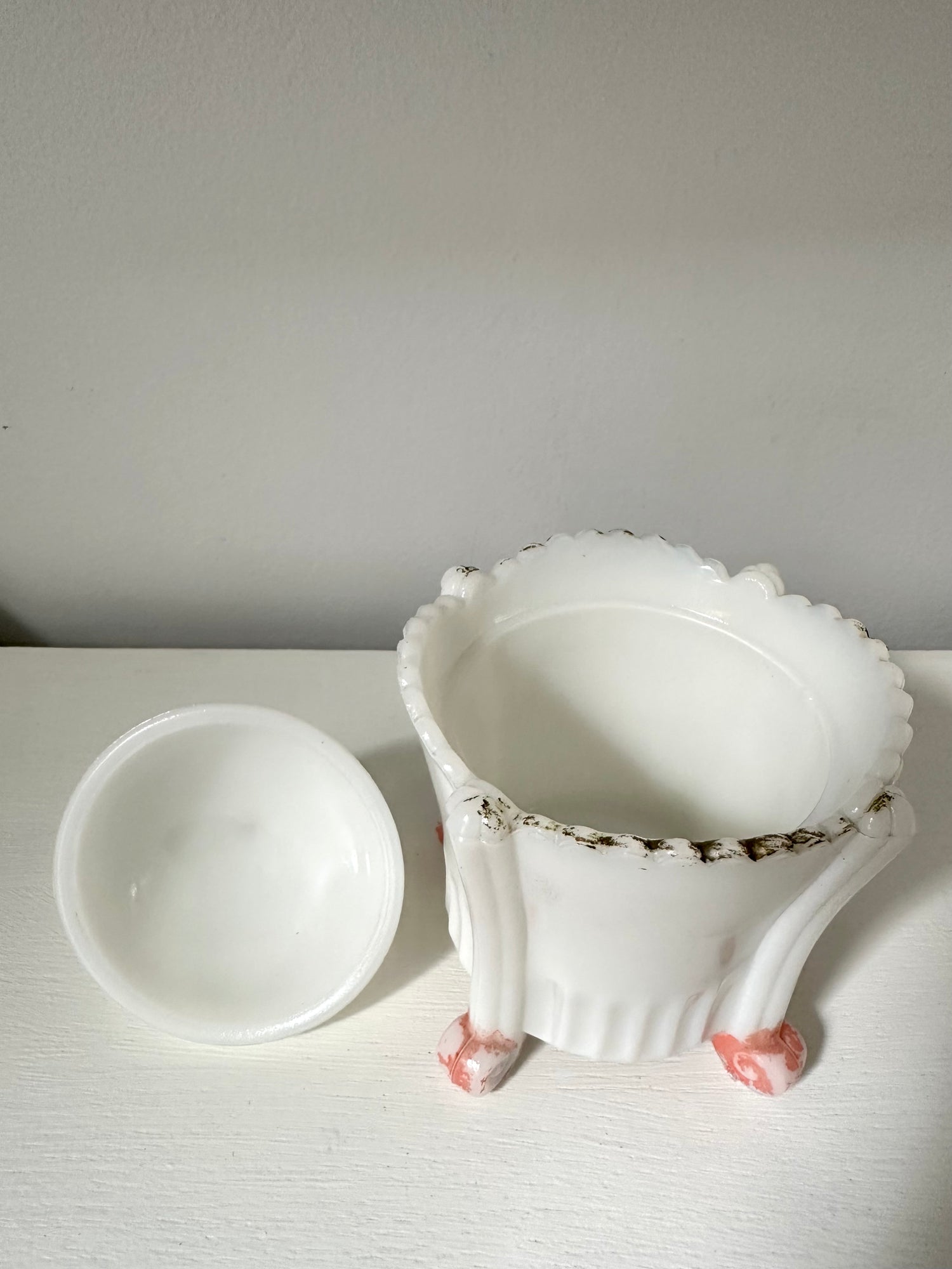 Westmoreland Specialty Co “Flute &amp; Crown” Milk Glass Mustard Bowl with Lid, Original Label